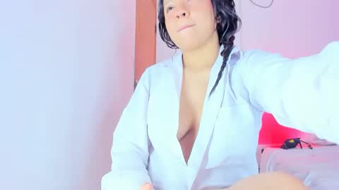 Snapshot of emilly_coper18 chatting on 09-12-25, 06:19 emily online show from 09-12-25, 06:19