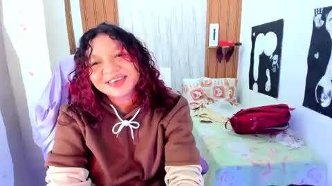 Snapshot of emilly_coper18 chatting on 07-11-26, 01:47 emily online show from 07-11-26, 01:47
