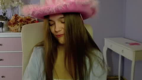 Emilly online show from 03-01-25, 07:41