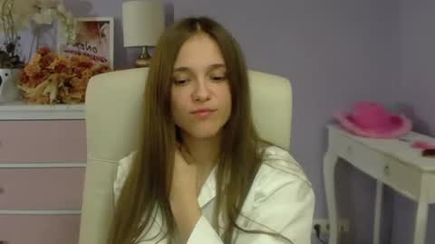 Emilly online show from 03-07-25, 10:56