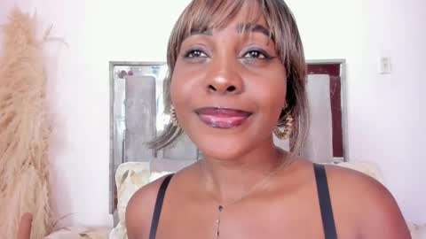 Emilly Roa online show from 12-02-25, 09:54