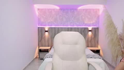 Emily online show from 01-08-25, 03:08