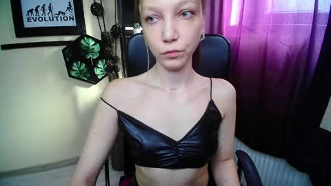 Emilly online show from 05-14-26, 06:20