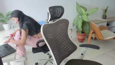 Emilly  online show from 06-16-26, 02:52