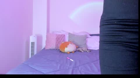 emilly online show from 12-19-24, 04:56