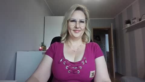 Snapshot of emillykiss chatting on 02-23-26, 09:28 EmillyLove online show from 02-23-26, 09:28