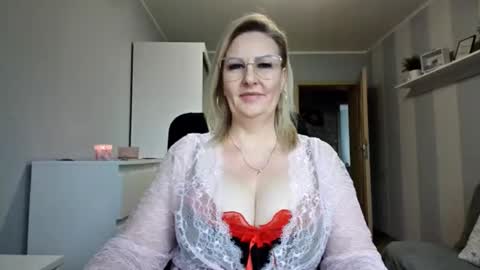 Snapshot of emillykiss chatting on 03-16-26, 07:45 EmillyLove online show from 03-16-26, 07:45