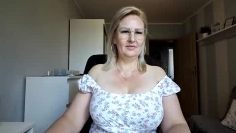 EmillyLove online show from 05-23-26, 08:29
