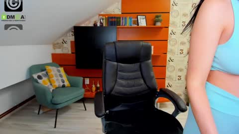 EmillyTaylor online show from 02-04-25, 10:54