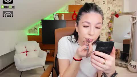 EmillyTaylor online show from 02-17-26, 04:42