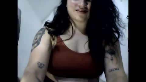 Snapshot of emily1moon chatting on 10-18-25, 04:37 emily1moon online show from 10-18-25, 04:37