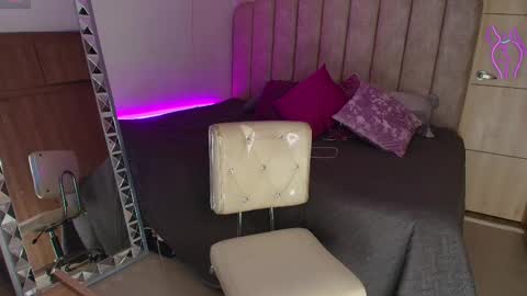  emily valentina     online show from 02-13-25, 09:17