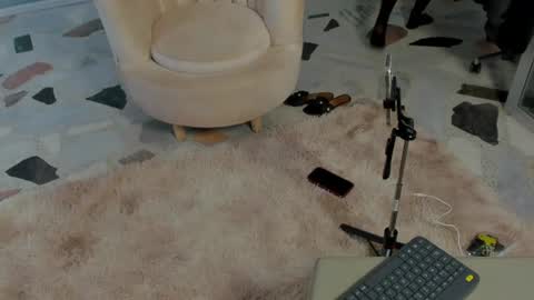 Emily online show from 06-10-26, 12:15
