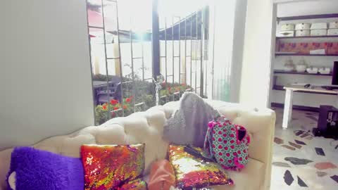Emily online show from 06-12-26, 12:37