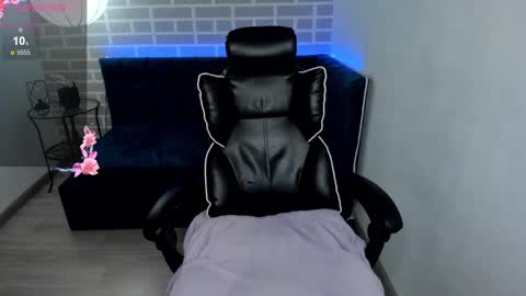 Emily 3 online show from 01-19-25, 07:25