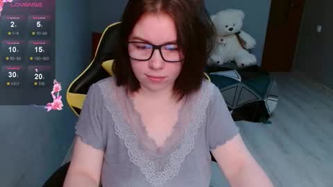 Emily 3 online show from 10-24-25, 10:17