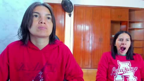 Emily and Soffy online show from 05-04-26, 12:23
