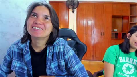Emily and Soffy online show from 05-05-26, 12:24