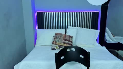              online show from 10-23-25, 07:45