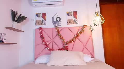 Emily Burton online show from 01-18-26, 12:09