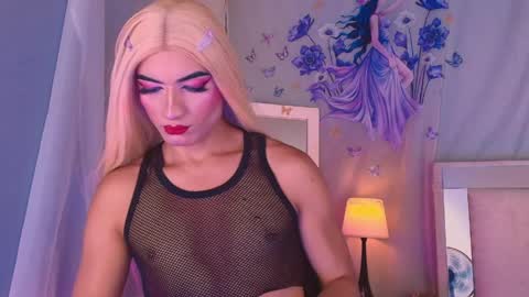 emily_castillo1_ online show from 03-28-26, 05:51