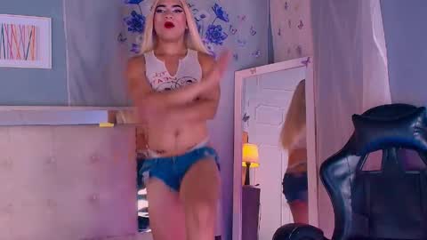 emily_castillo1_ online show from 05-08-26, 06:08