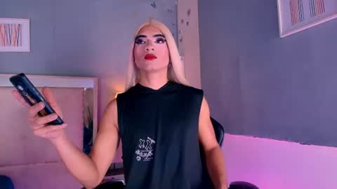 emily_castillo1_ online show from 06-17-26, 05:21