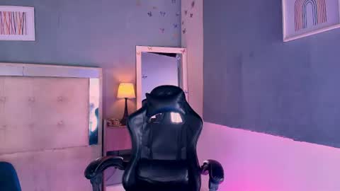 emily_castillo1_ online show from 06-21-26, 04:48