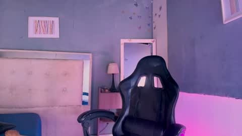 emily_castillo1_ online show from 06-24-26, 04:22