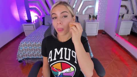 Emily online show from 01-02-25, 10:37