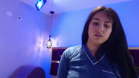 Snapshot of emily_fox_3 chatting on 09-17-25, 03:41 emily fox 3 online show from 09-17-25, 03:41