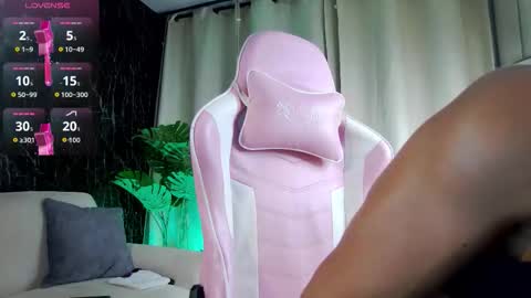 Snapshot of emily_foxx01 chatting on 03-13-26, 11:22 Emily foxx01 online show from 03-13-26, 11:22