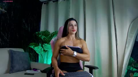 Emily foxx01 online show from 05-07-26, 10:48