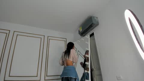 Snapshot of emily_gaviria1 chatting on 03-21-26, 12:10 emily_gaviria1 online show from 03-21-26, 12:10