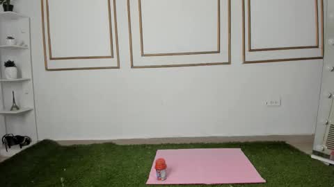 Snapshot of emily_gaviria1 chatting on 03-27-26, 12:05 emily_gaviria1 online show from 03-27-26, 12:05