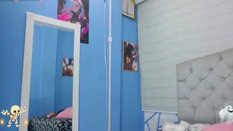 Emily jhon online show from 10-31-25, 04:57