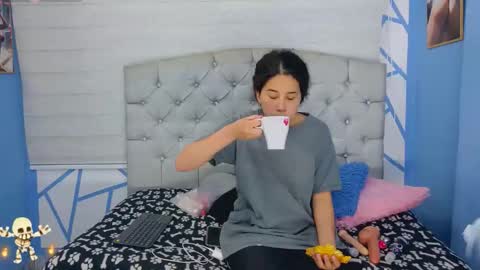 Emily jhon online show from 11-01-25, 01:02