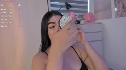 EmilyKenner  Independent model  online show from 10-04-25, 11:30