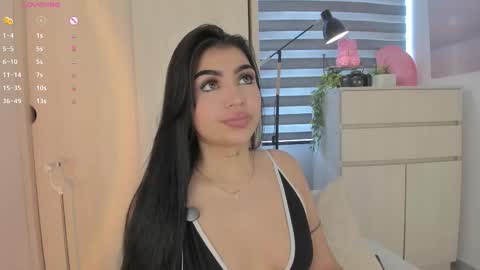 EmilyKenner  Independent model  online show from 10-17-25, 11:57