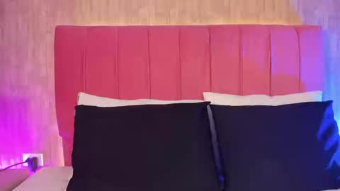 Snapshot of emily_klarence chatting on 03-18-26, 08:45 Emily online show from 03-18-26, 08:45