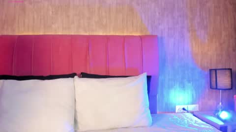 Snapshot of emily_klarence chatting on 03-21-26, 02:31 Emily online show from 03-21-26, 02:31