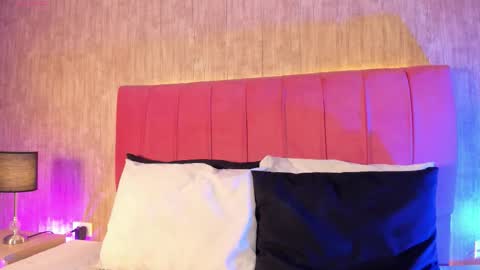 Snapshot of emily_klarence chatting on 03-26-26, 09:42 Emily online show from 03-26-26, 09:42