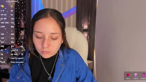 Snapshot of emily_layton chatting on 12-21-24, 05:40 Emily online show from 12-21-24, 05:40