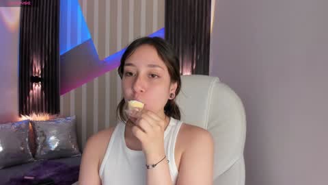 Snapshot of emily_layton chatting on 01-20-25, 02:25 Emily online show from 01-20-25, 02:25