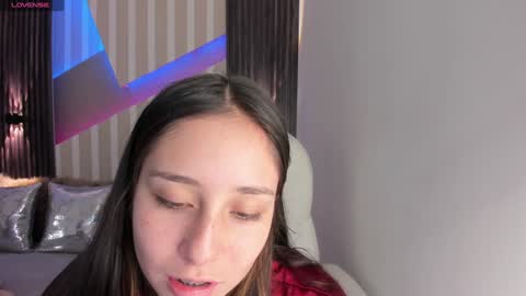 Snapshot of emily_layton chatting on 01-25-25, 04:24 Emily online show from 01-25-25, 04:24