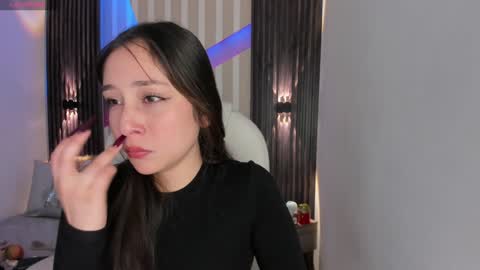 Snapshot of emily_layton chatting on 01-27-25, 02:46 Emily online show from 01-27-25, 02:46