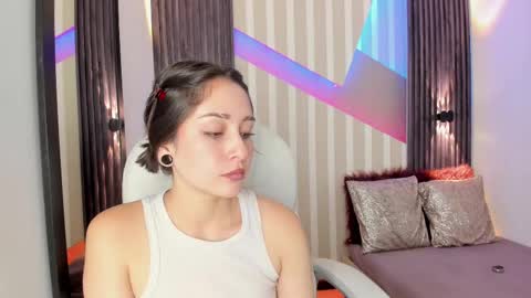 Snapshot of emily_layton chatting on 09-19-25, 03:56 Emily online show from 09-19-25, 03:56