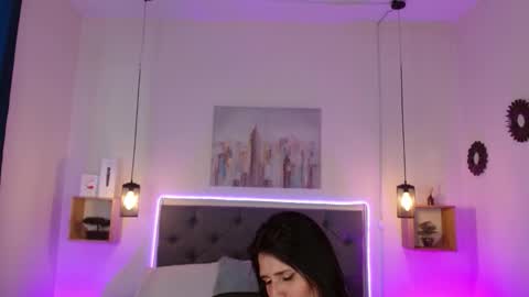 Snapshot of emily_leinn chatting on 01-10-25, 03:37 E M I L Y online show from 01-10-25, 03:37