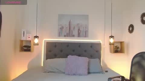 Snapshot of emily_leinn chatting on 01-30-25, 05:39 E M I L Y online show from 01-30-25, 05:39