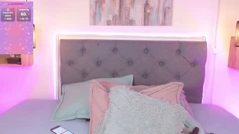 Snapshot of emily_leinn chatting on 02-15-25, 06:01 E M I L Y online show from 02-15-25, 06:01